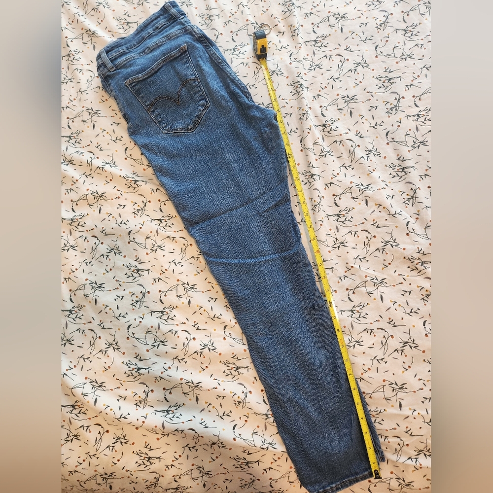 Levi's 721 Women's High Rise Skinny Blue Jean Size 32